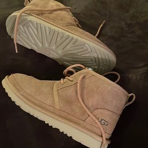 Women’/Girls sz5 UGG boots